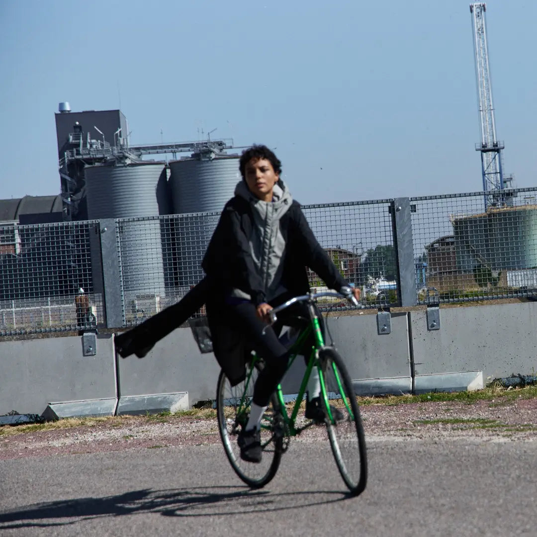 Capucha impermeable para bicicleta gris — vista 6